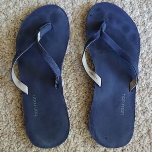 Hari Mari Navy Meadows Flip-Flop size 8